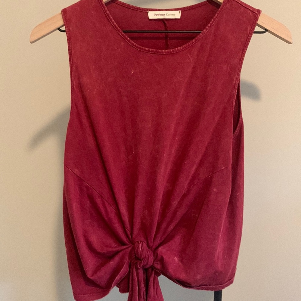garnet size S. Distressed fabric. Front tie